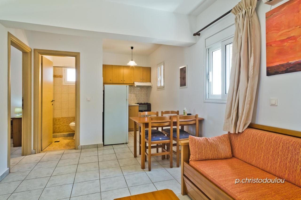 Albatros Studios & Apartments Lefkos  Esterno foto