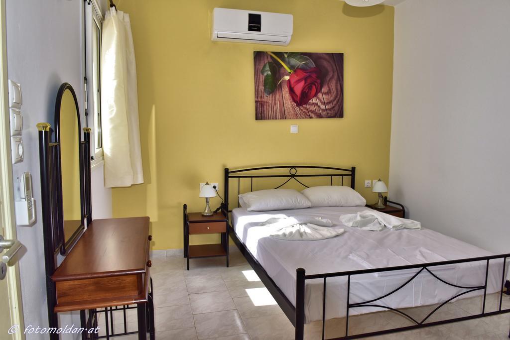 Albatros Studios & Apartments Lefkos  Esterno foto